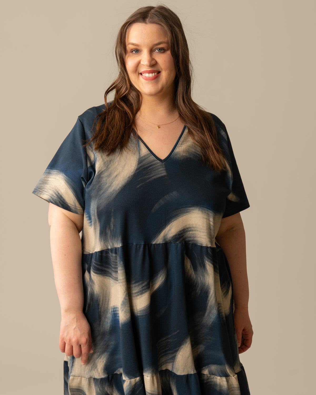 FlowEase™ V-Neck Maxi Dress – Ocean Wave Print