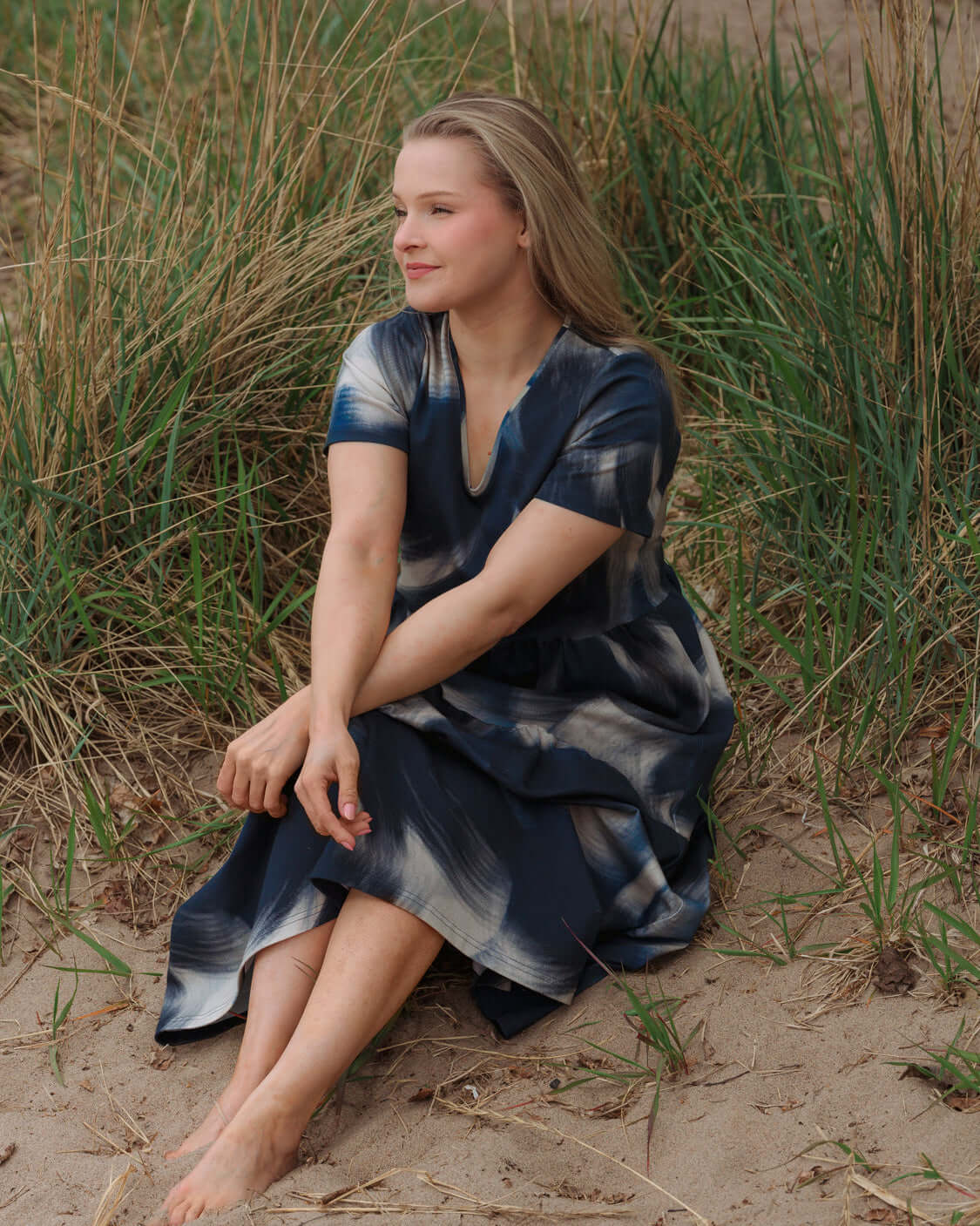 FlowEase™ V-Neck Maxi Dress – Ocean Wave Print
