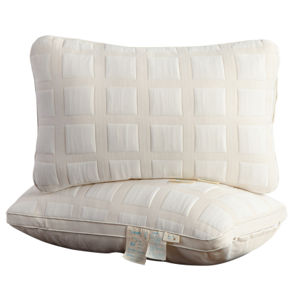 Der hochelastische Kissenkern kollabiert nicht, das strapazierfähige Strickgewebe ist weich und atmungsaktiv