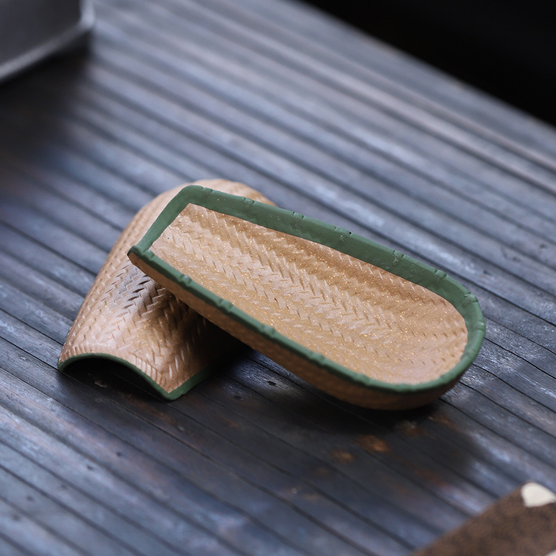 Handwoven-Style Bamboo Tea Scoop (Purple Clay Segment Mud)