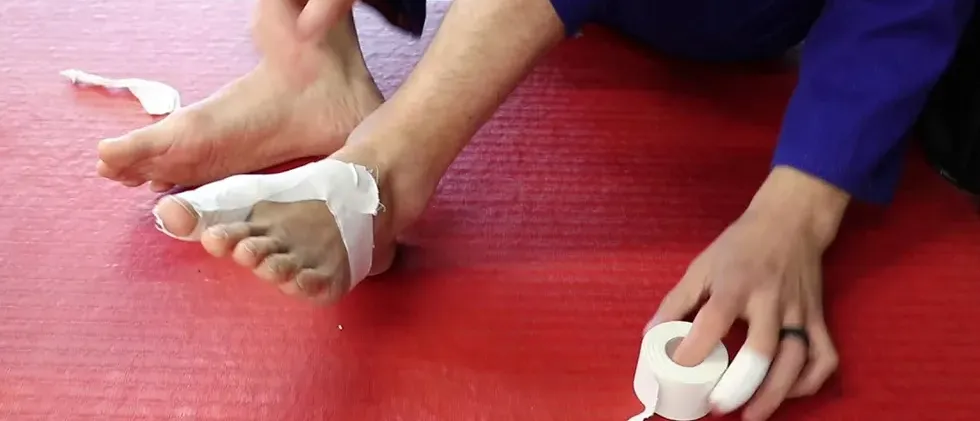 athletic tape for toes