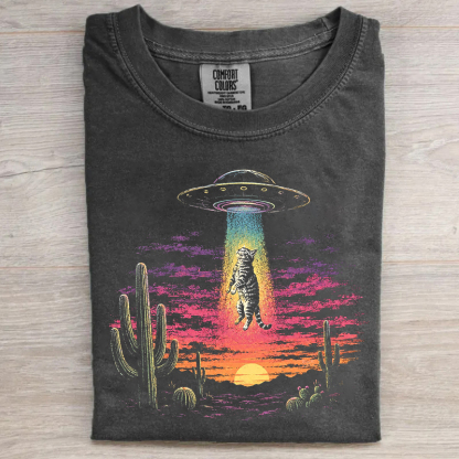 Funny Cat And Flying Saucer T-shirt