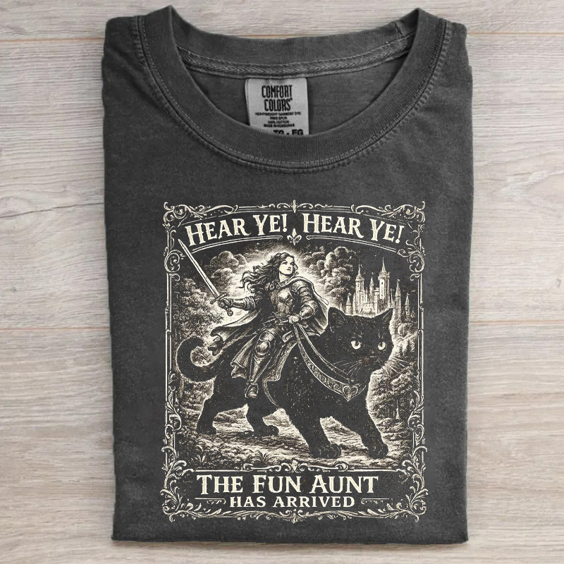 Fun Aunt Knight Riding Black Cat T-shirt