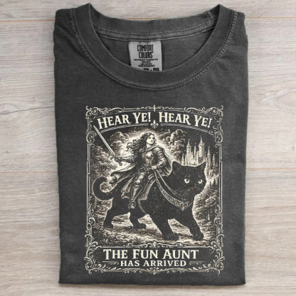 Fun Aunt Knight Riding Black Cat T-shirt