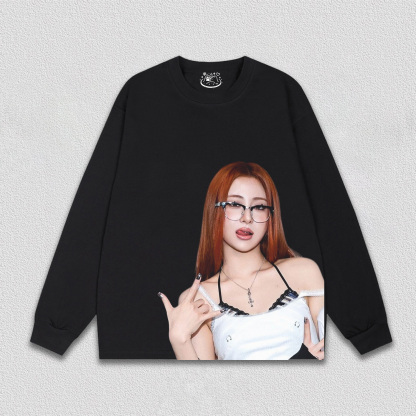 LE SSERAFIM yunjin TEE