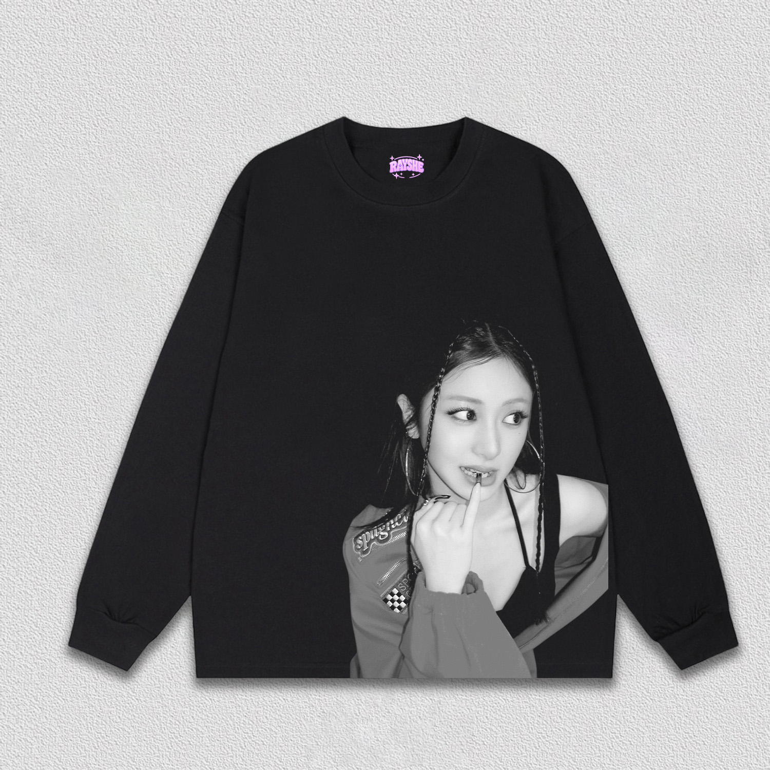 LE SSERAFIM yunjin TEE