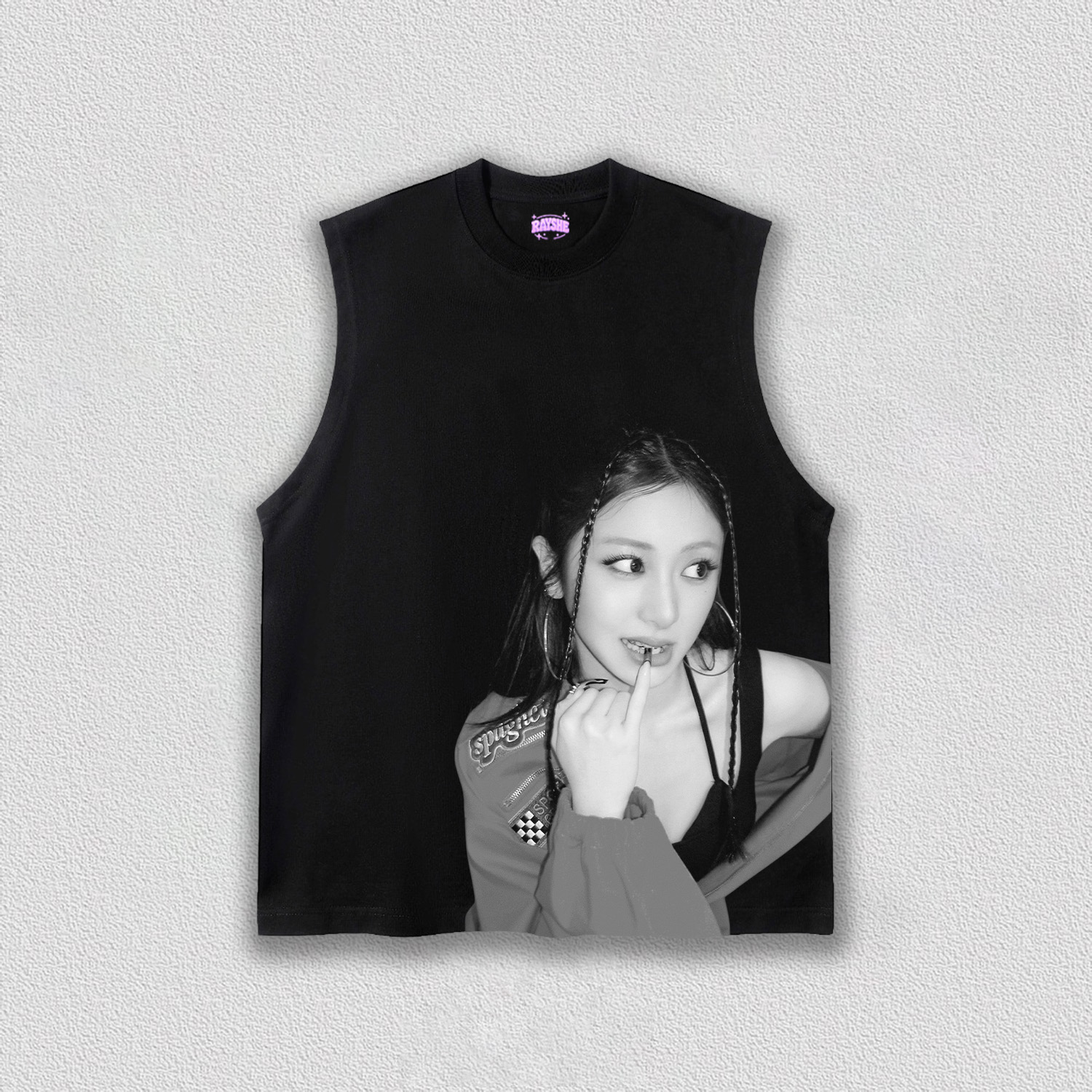 LE SSERAFIM yunjin TEE