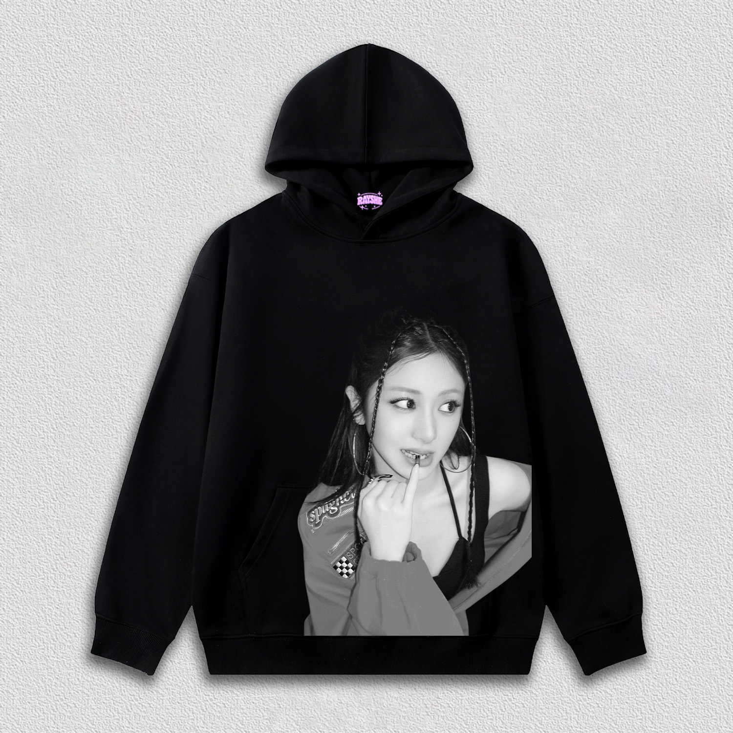 LE SSERAFIM yunjin TEE