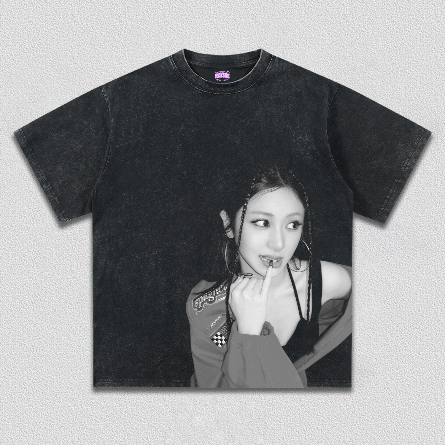 LE SSERAFIM yunjin TEE