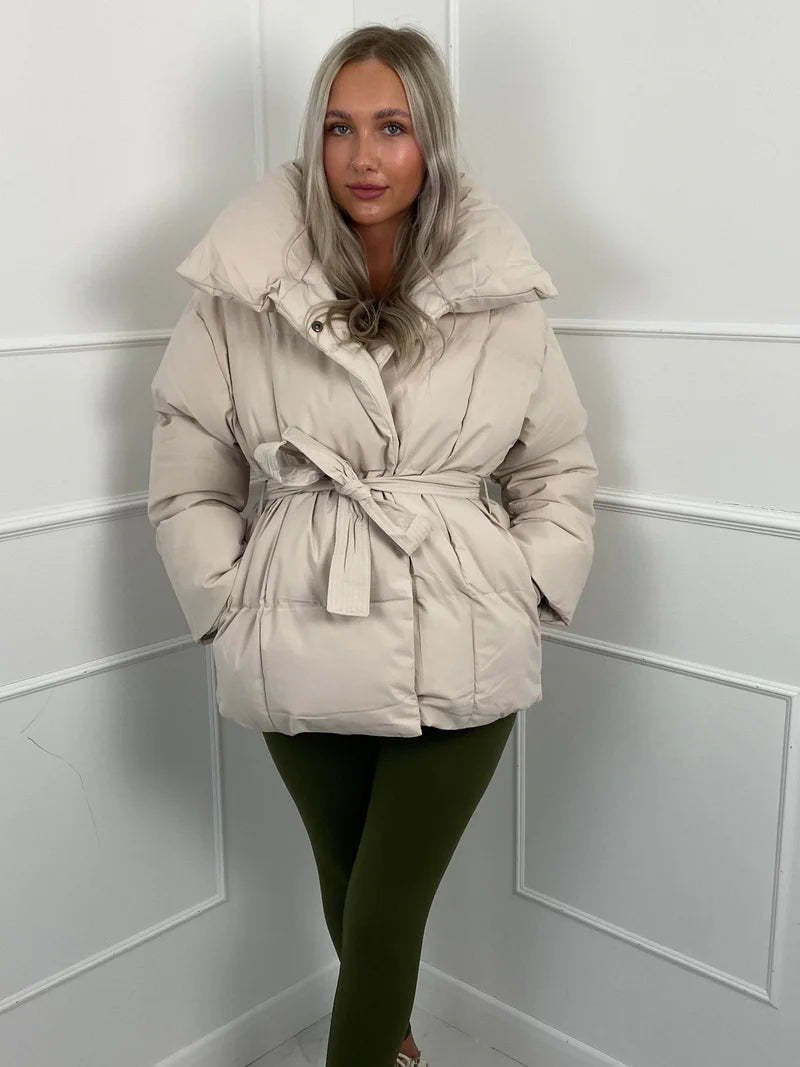  Kurze Pufferjacke mit Gürtel
