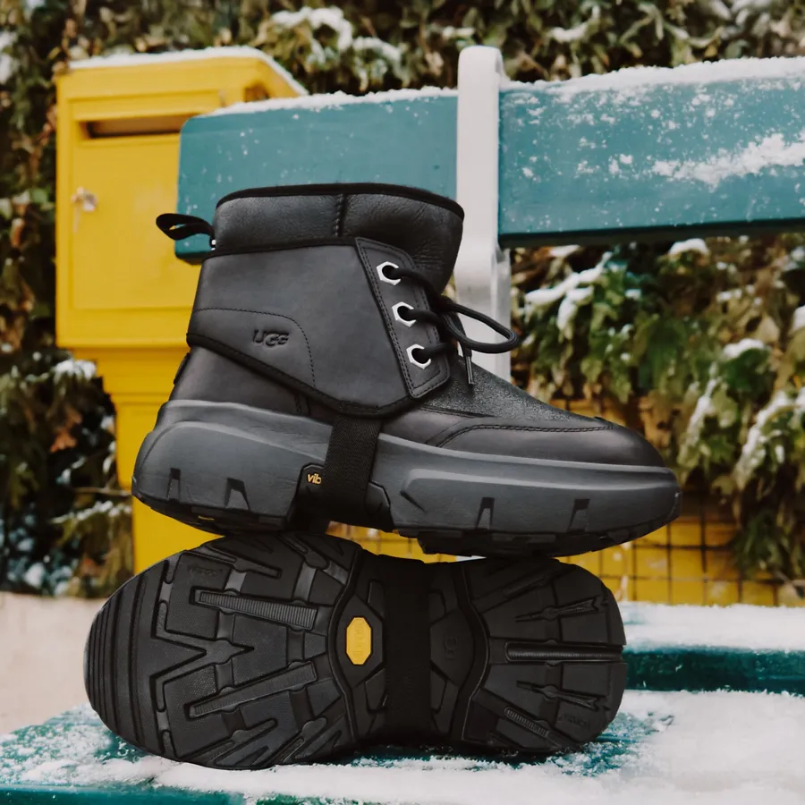 A close up of the UGG Men's JLD Boot in black.