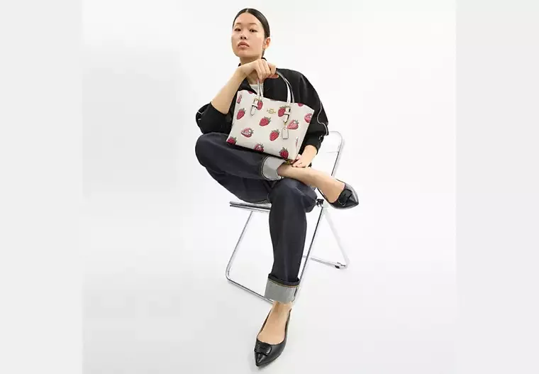 Mollie Tote Bag 25 With Strawberry Print
