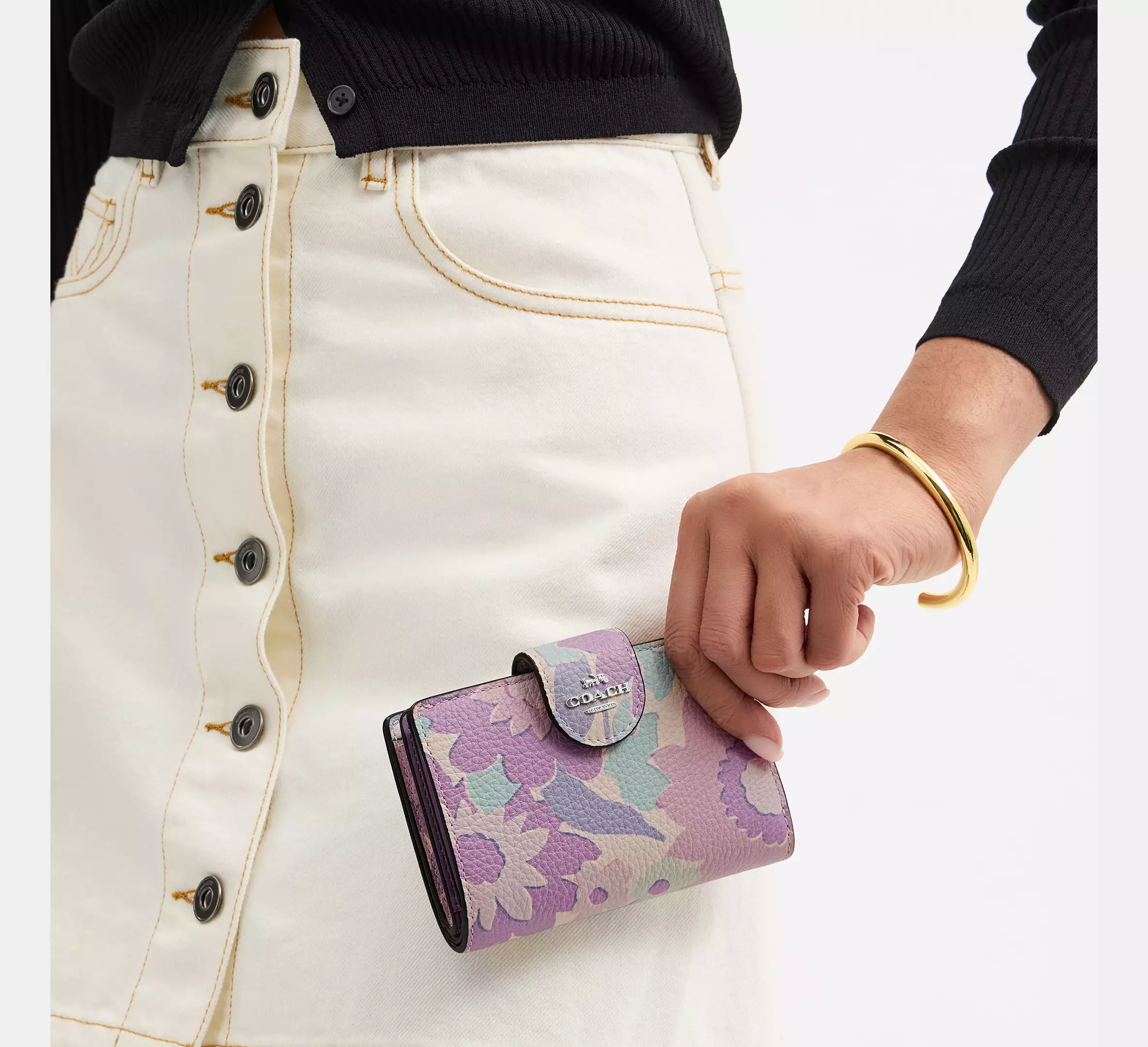 Medium Corner Zip Wallet With Floral Print