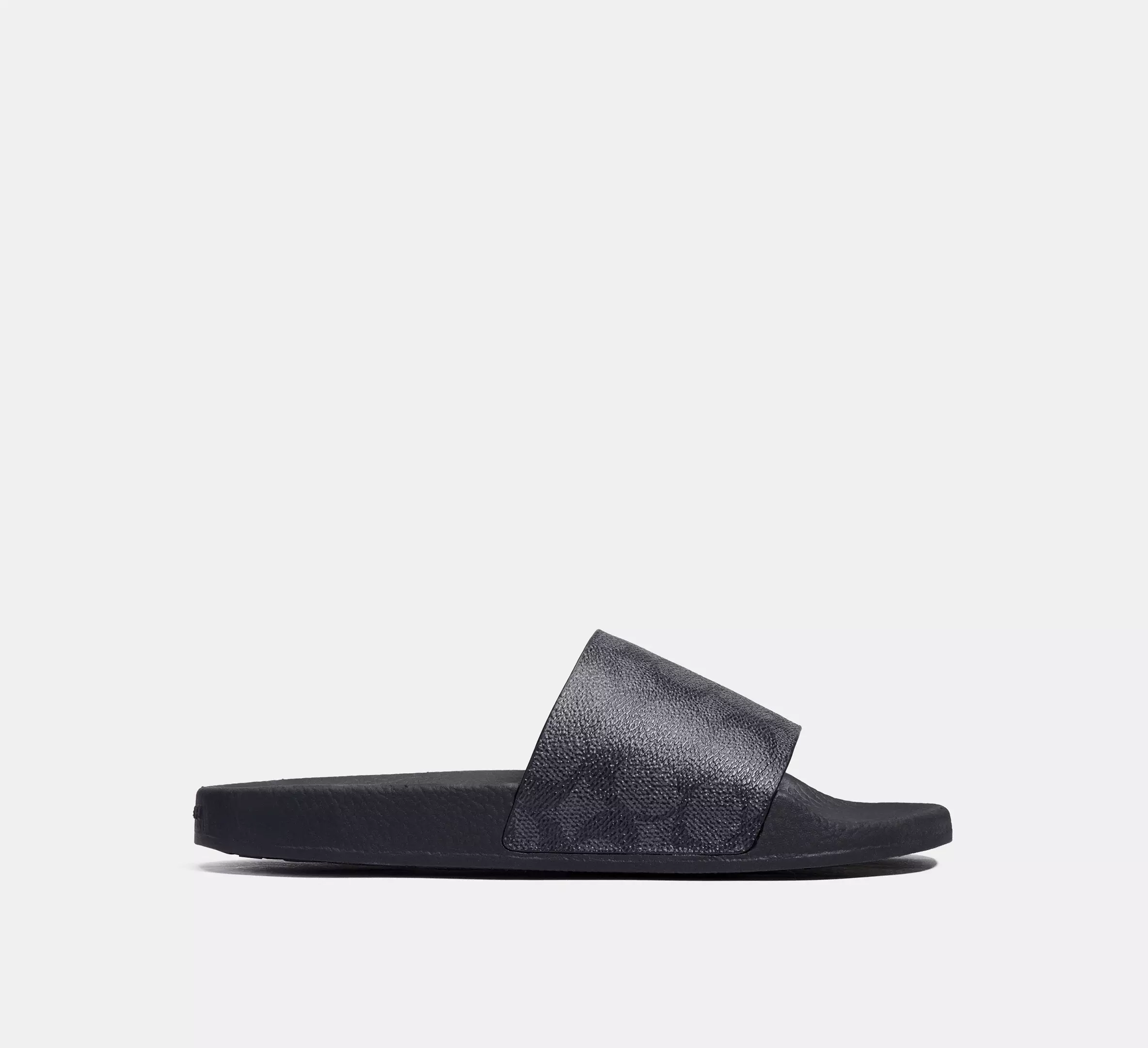 Udele Sport Slide In Signature Canvas