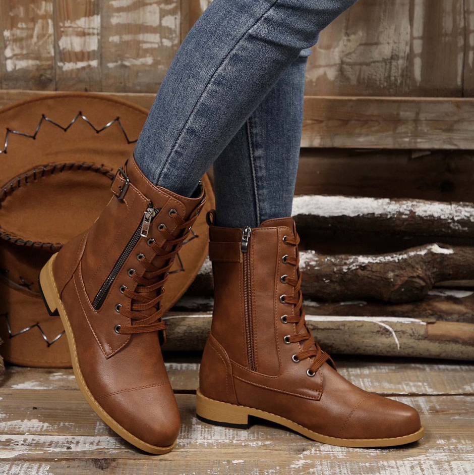 Fleece-Lined Lace-Up Combat Boots: Stylish Zip & Buckle Details for Cozy Everyday Edge