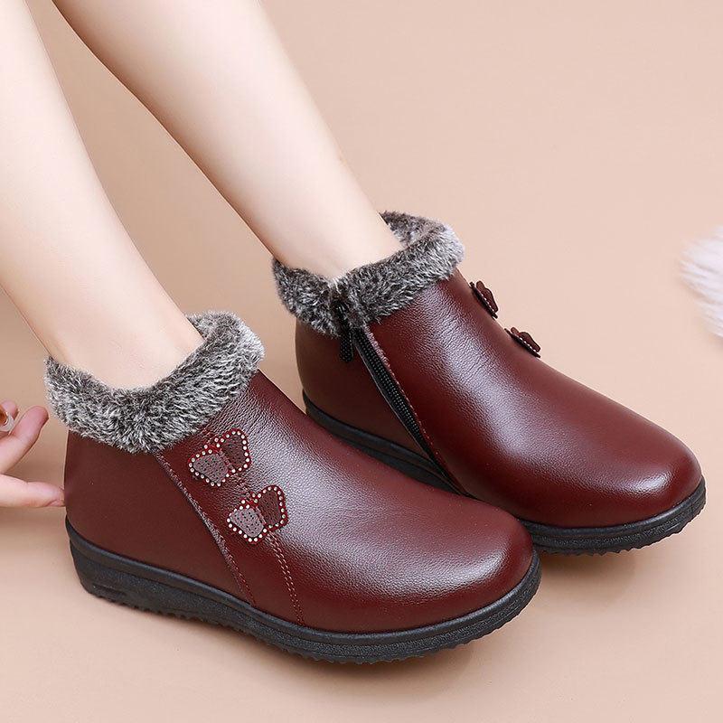 Cozy Faux Fur-Lined Ankle Boots: Warm & Cute for Winter Days