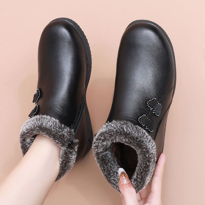 Cozy Faux Fur-Lined Ankle Boots: Warm & Cute for Winter Days