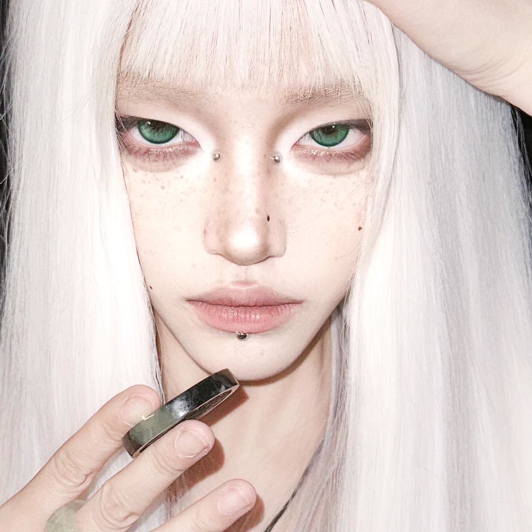 Dollpoison Fallen Green 1-Day Cosplay Colored Contacts - image 2