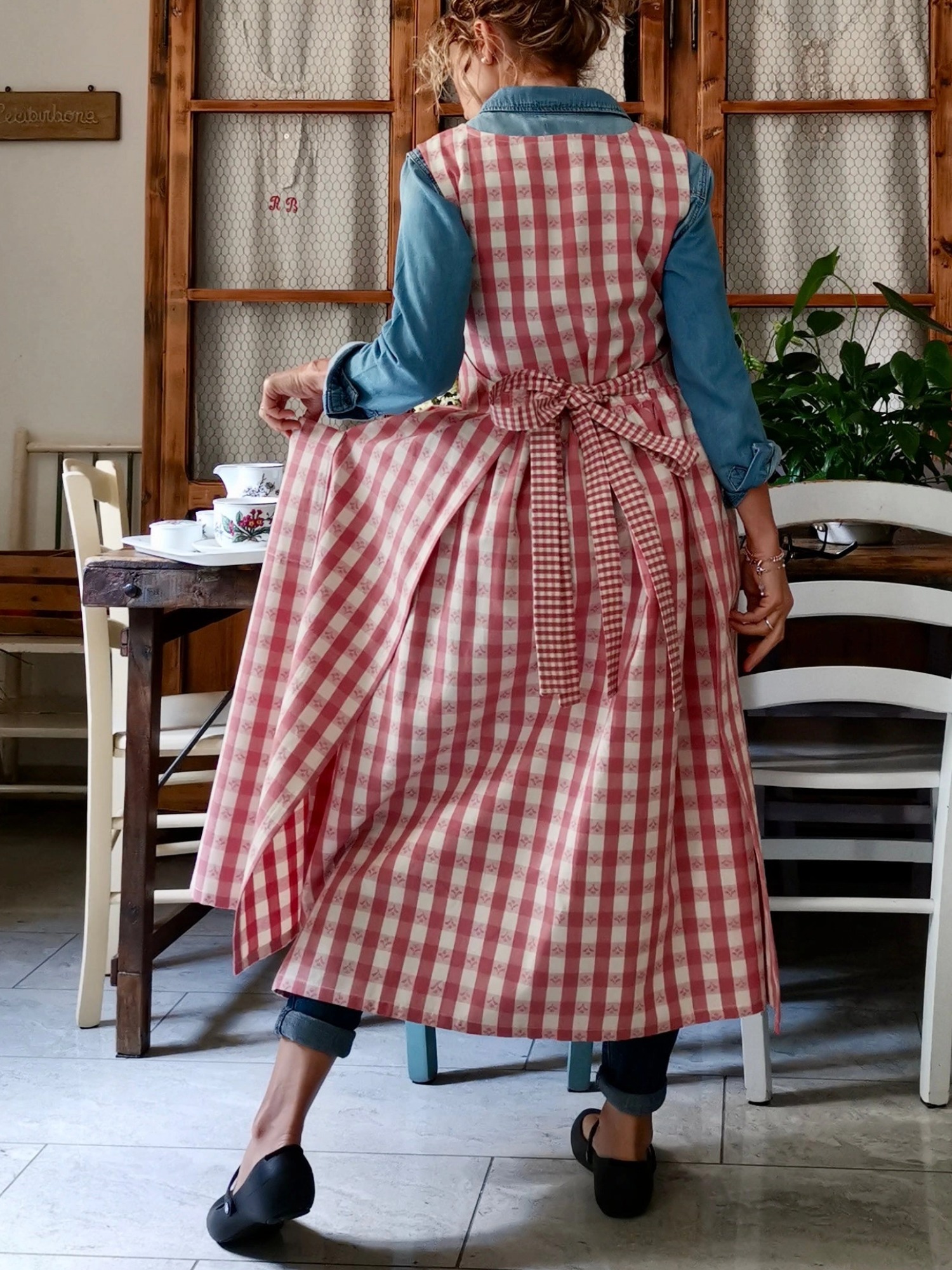 Antique Pink Checked Apron with Embroidered Flowers