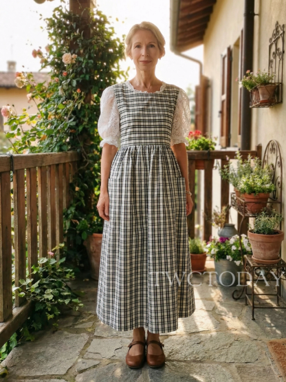 Vintage Black & Cream Thin Plaid Long Apron