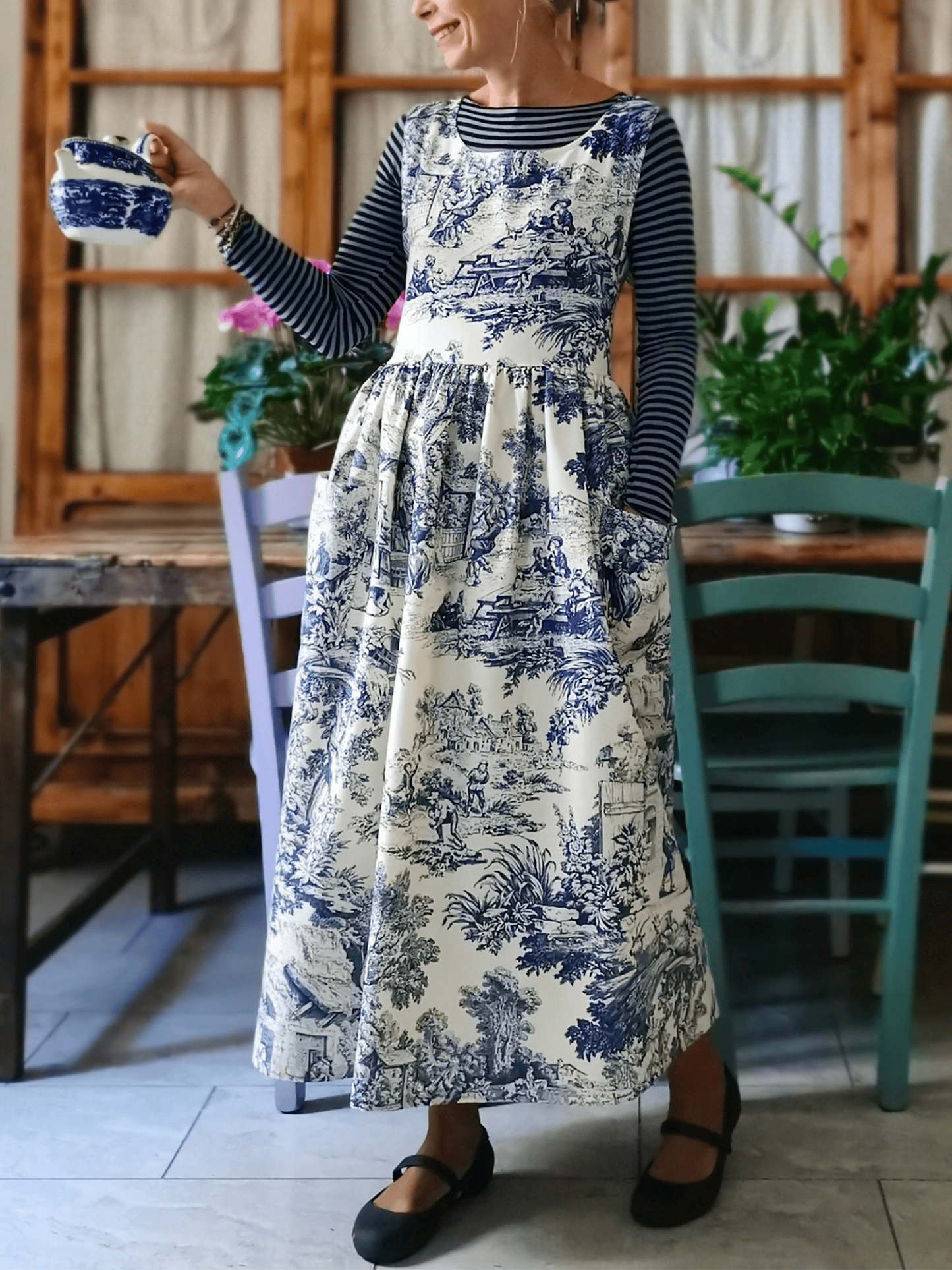 Vintage Toile de Jouy Blue & White Long Apron with Pockets