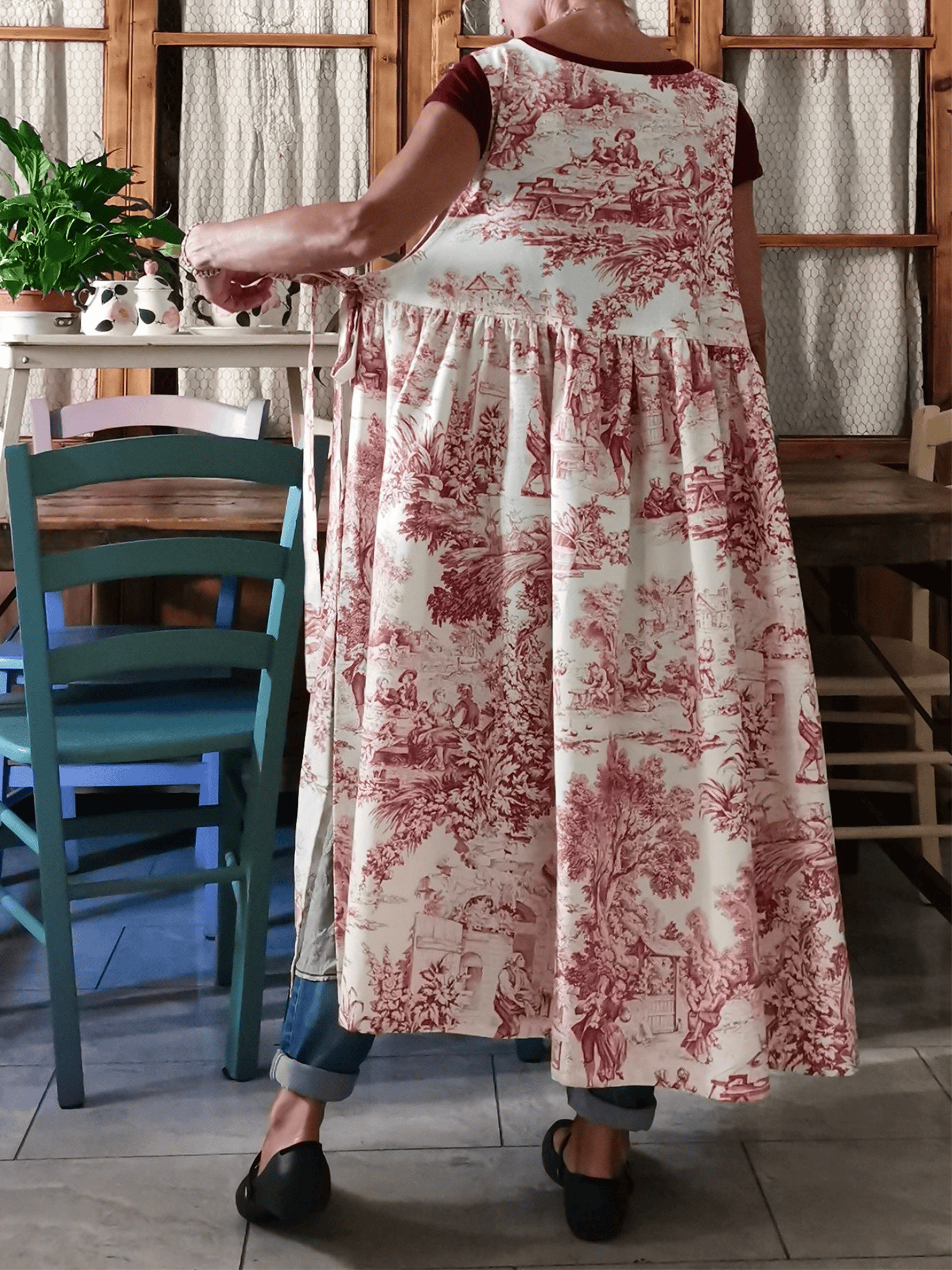 Vintage Toile de Jouy Red Long Apron with Pockets