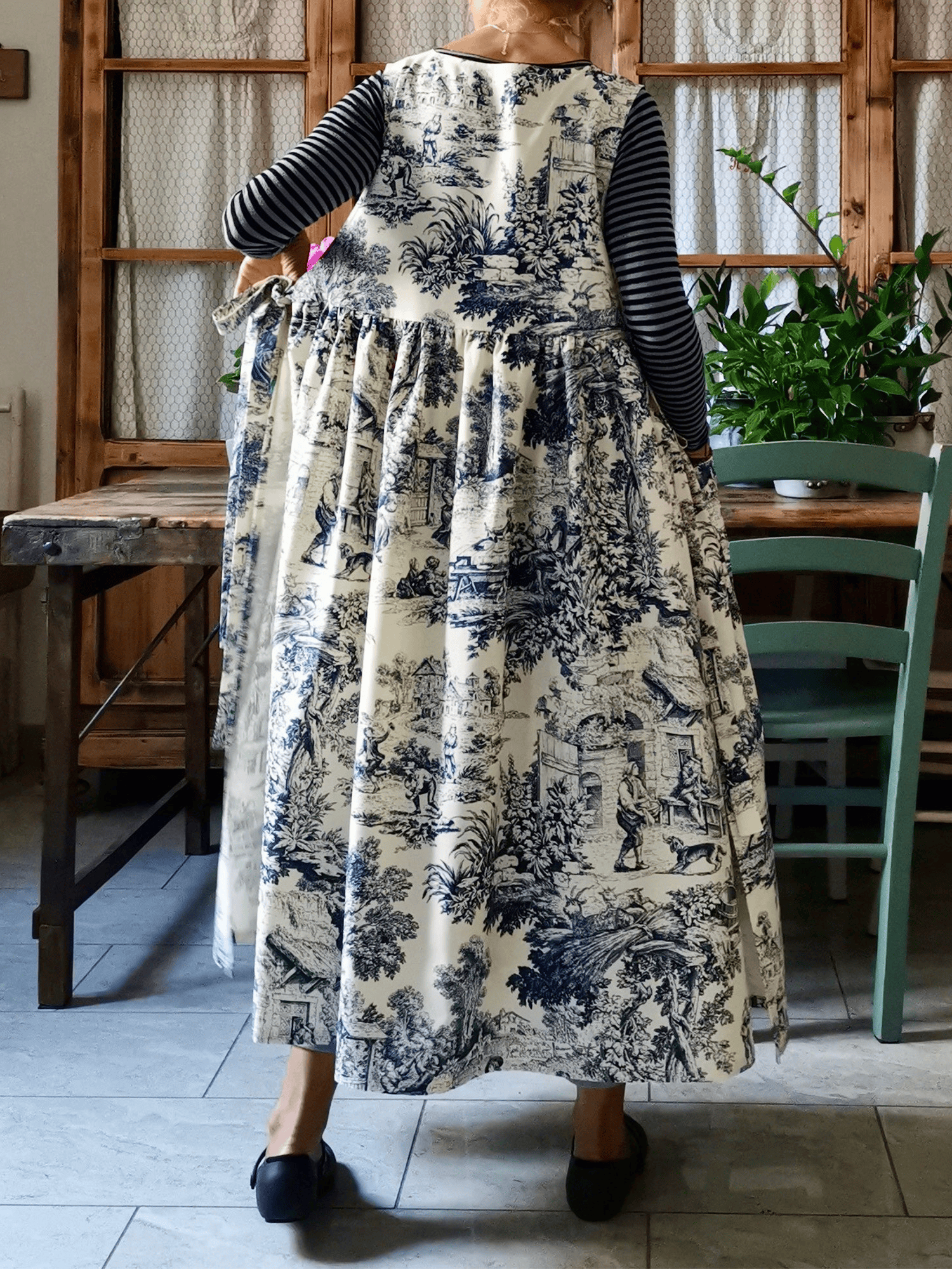 Vintage Toile de Jouy Blue & White Long Apron with Pockets