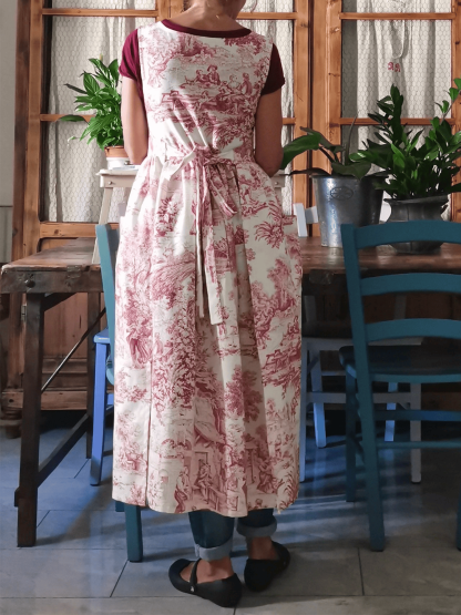 Vintage Toile de Jouy Red Long Apron with Pockets