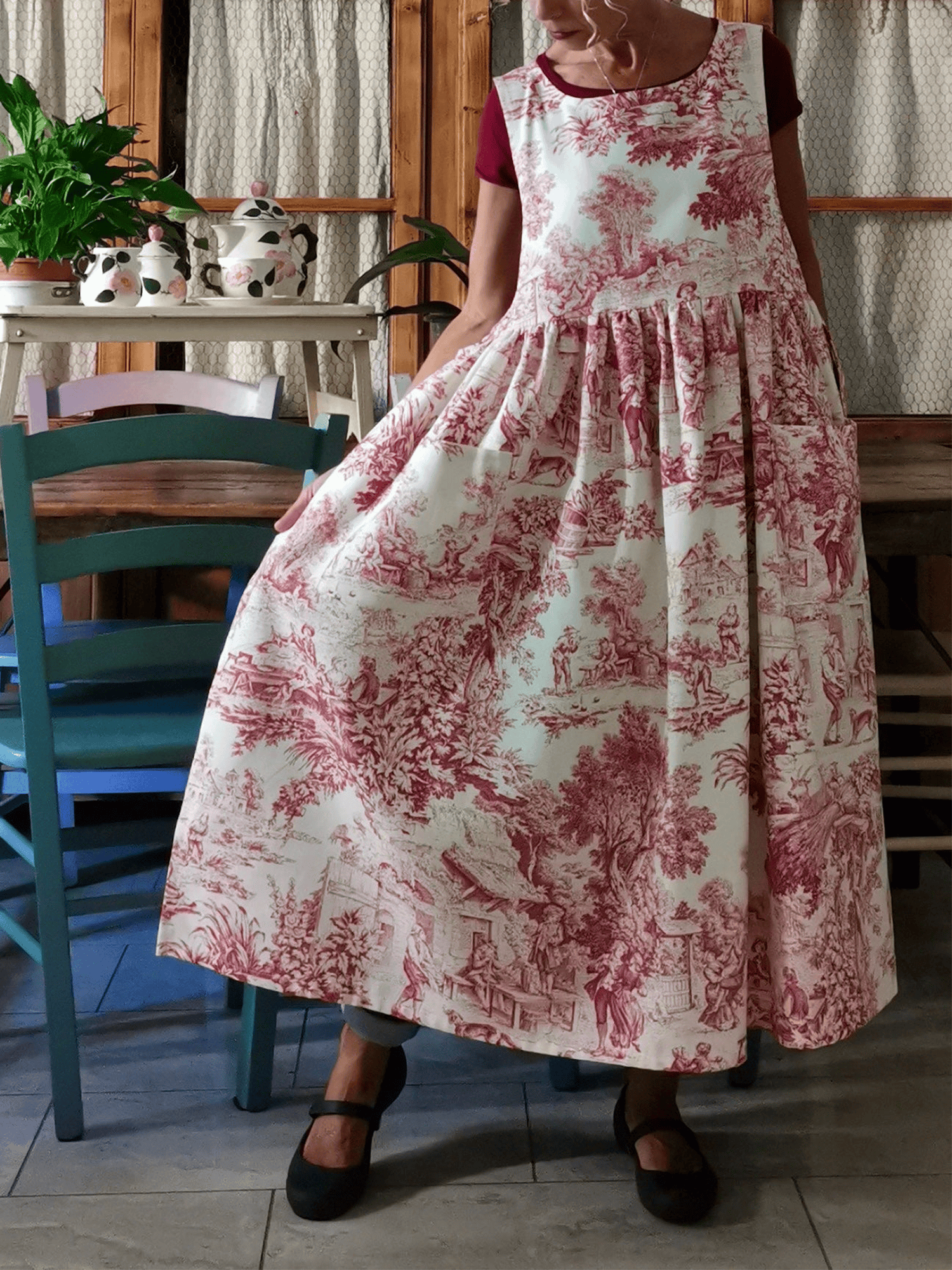 Vintage Toile de Jouy Red Long Apron with Pockets