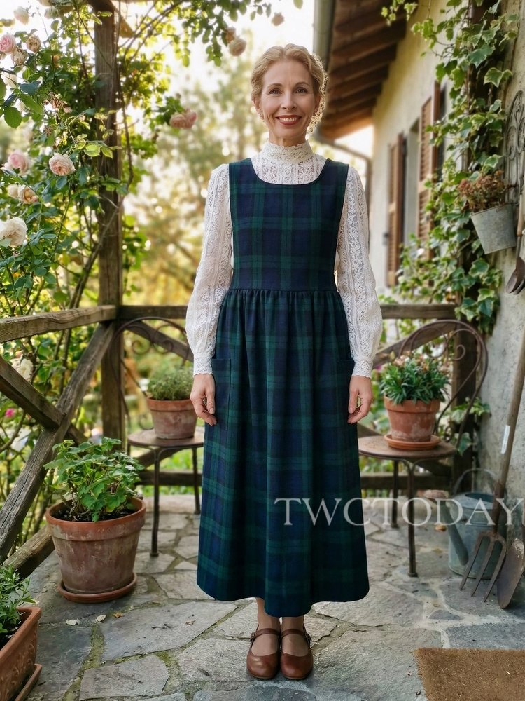 Vintage Deep Dark Green & Blue Plaid Long Apron