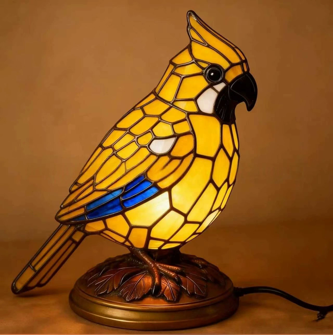 Mosaic-Style Resin Cardinal Table Lamp