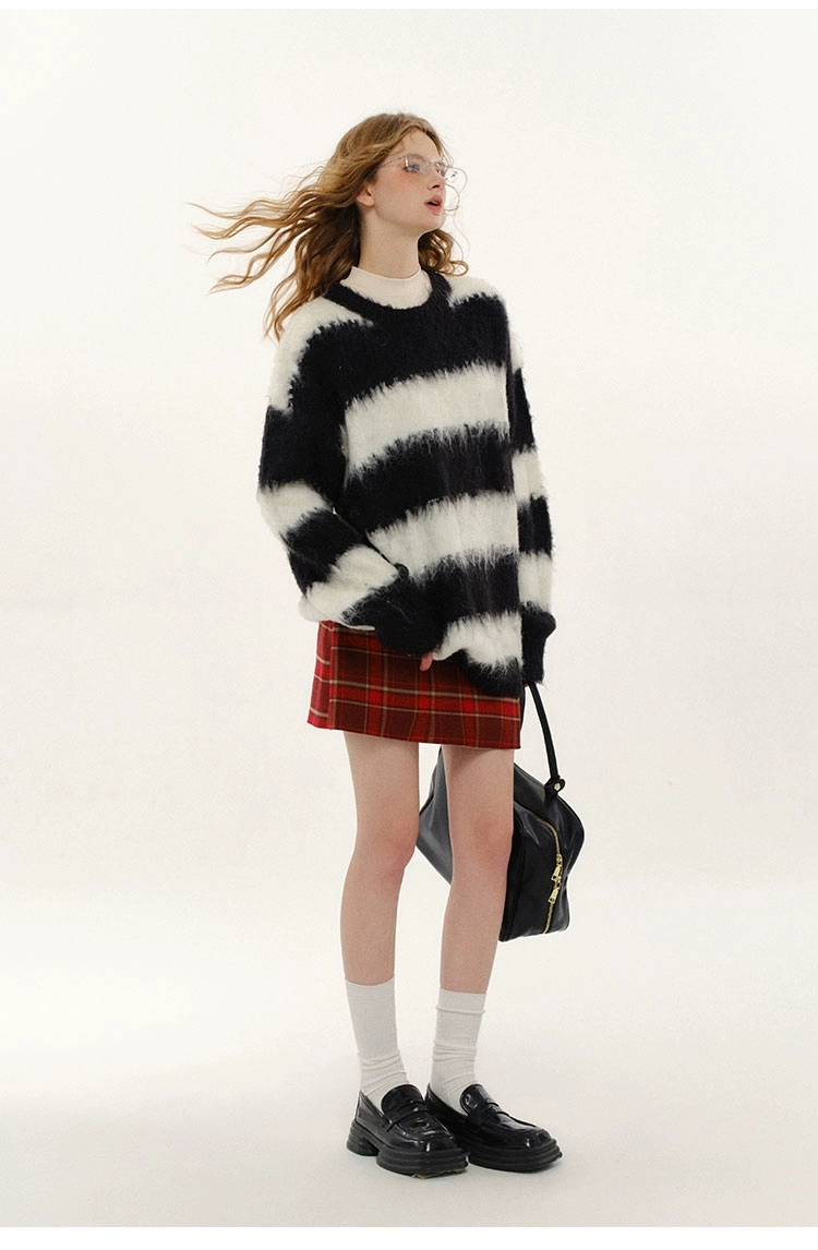 [Copy]2025 Autumn New Striped Color-Block Crew Neck Loose Sweater(BLACK)