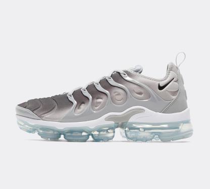 Nitthhke Air Max Plus TN  metallic silver