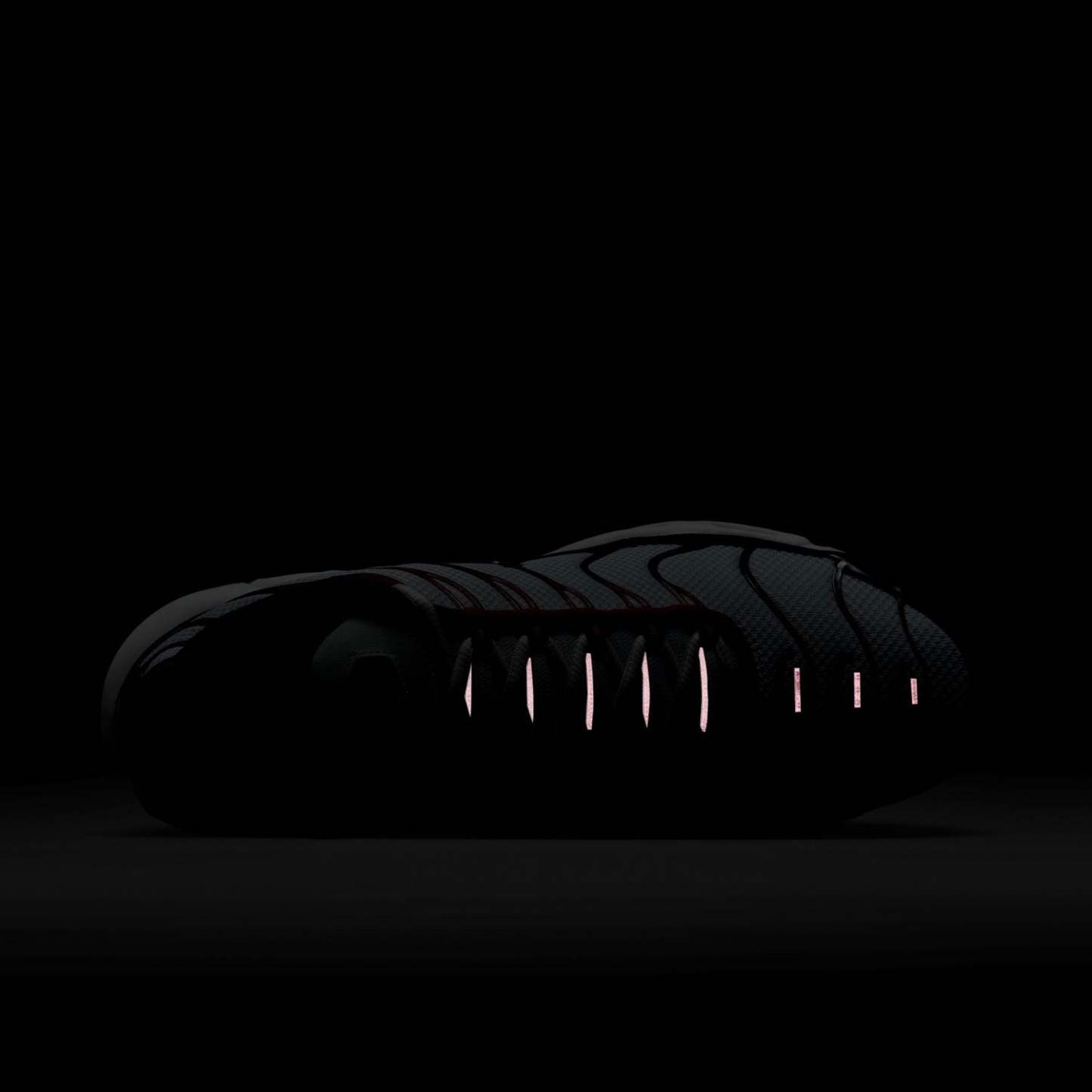 Air Max Plus 'White Black University Red'