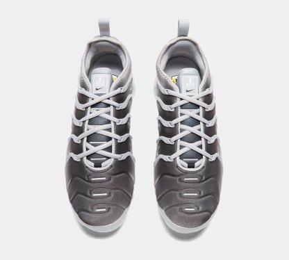 Nitthhke Air Max Plus TN  metallic silver