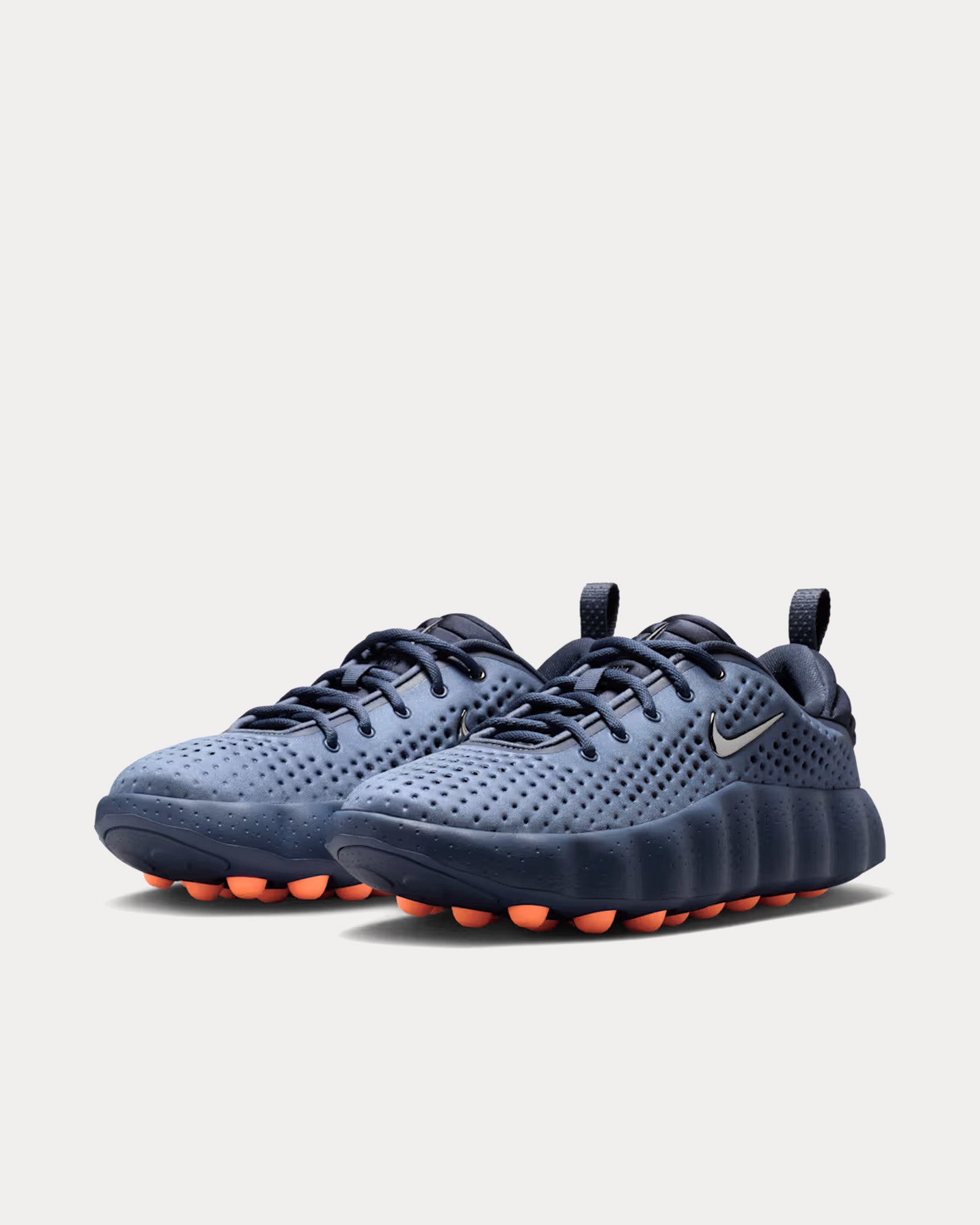 Mind 002 Thunder Blue / Diffused Blue / Hyper Crimson / Chrome Pregame Shoes