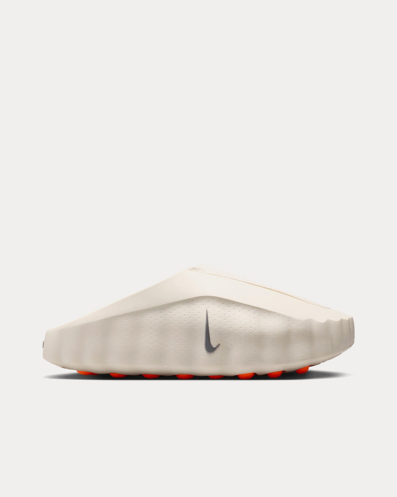 Mind 001 Sail / Hyper Crimson / Black / Metallic Platinum Mules