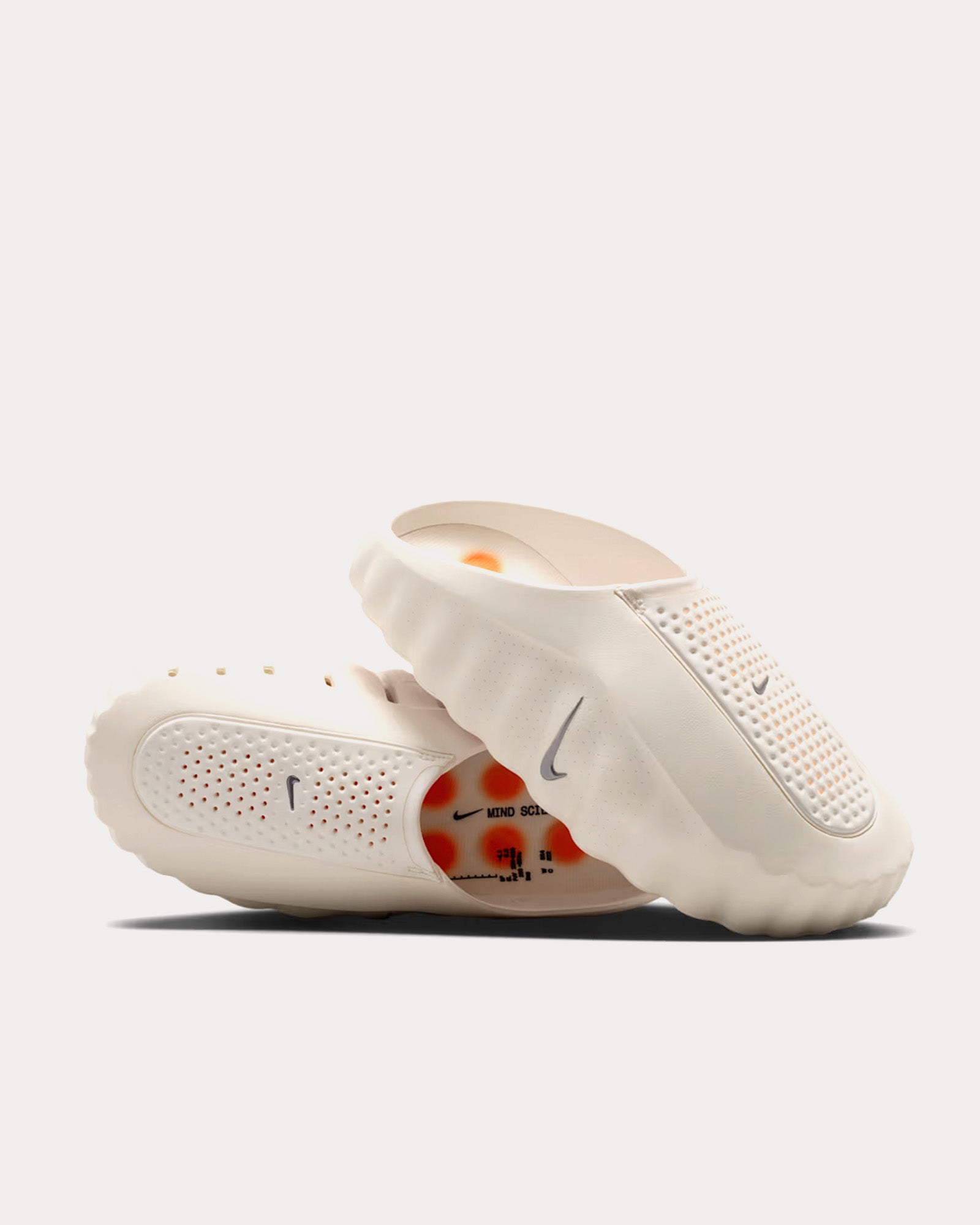 Mind 001 Sail / Hyper Crimson / Black / Metallic Platinum Mules