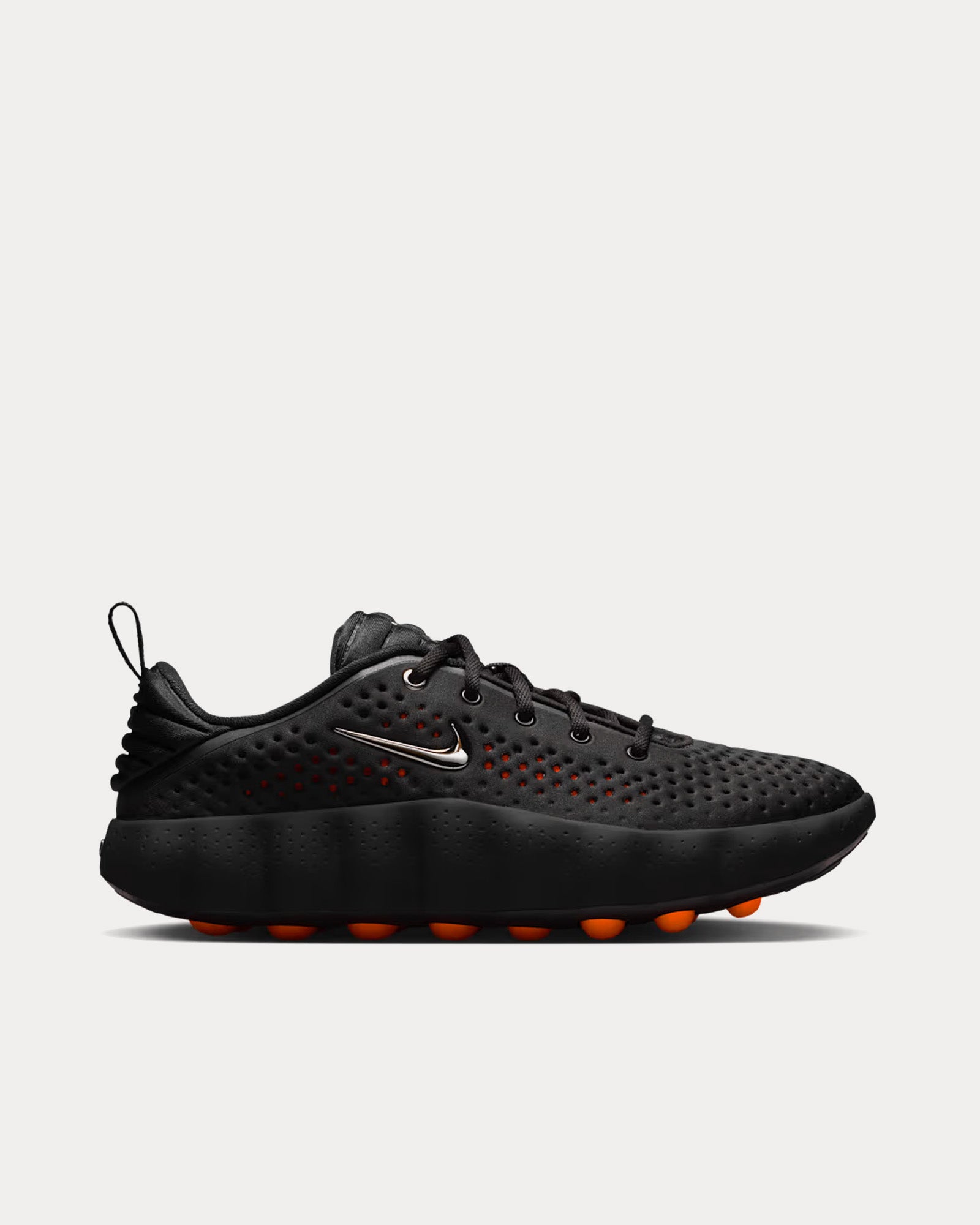Mind 002 Black / Hyper Crimson / Hyper Crimson / Chrome Pregame Shoes