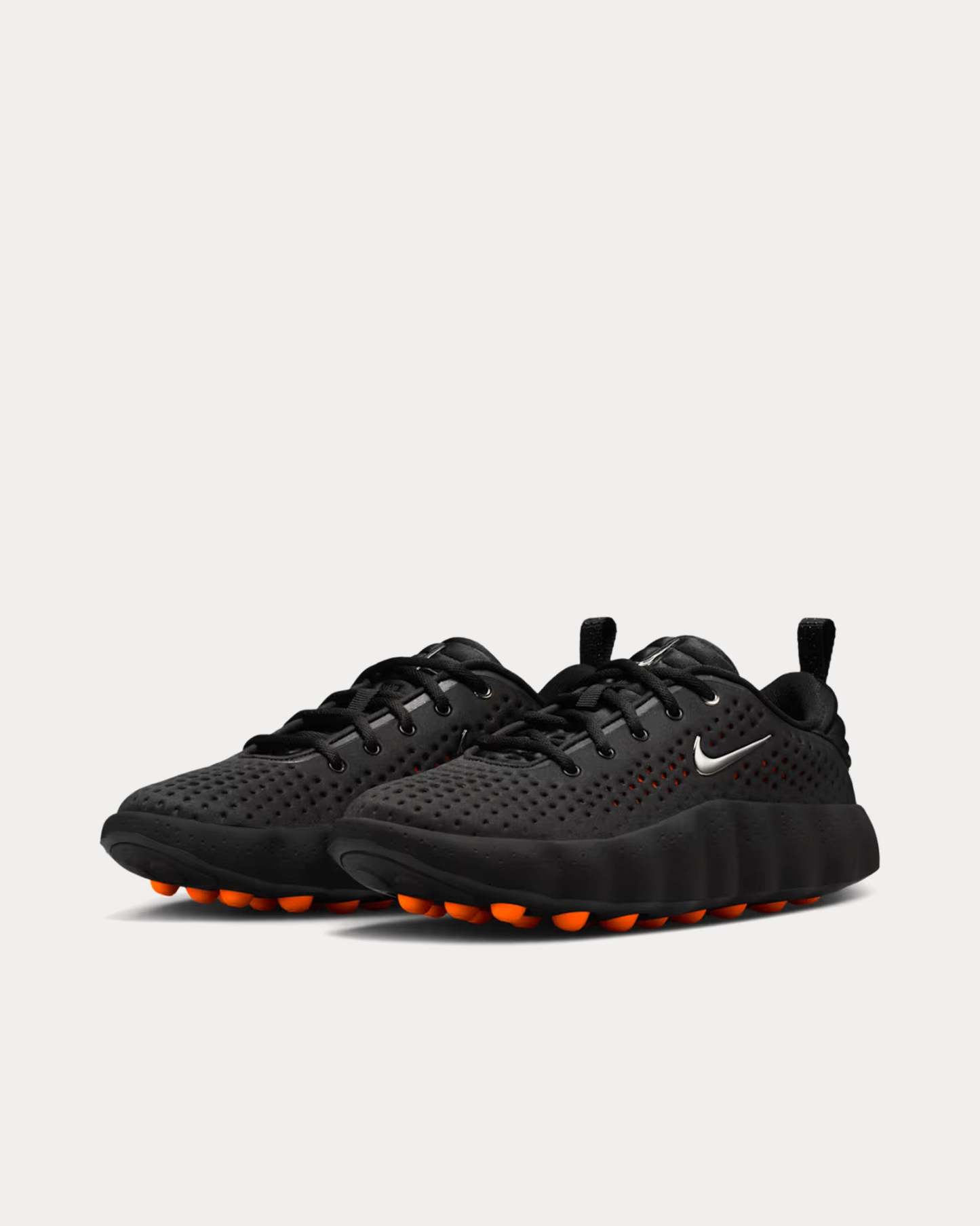 Mind 002 Black / Hyper Crimson / Hyper Crimson / Chrome Pregame Shoes