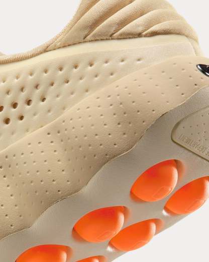 Mind 002 Light Khaki / Desert Khaki / Hyper Crimson / Metallic Cool Grey Pregame Shoes