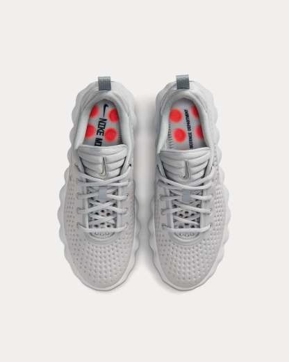 Mind 002 Light Smoke Grey / Photon Dust / Hyper Crimson / Chrome Pregame Shoes