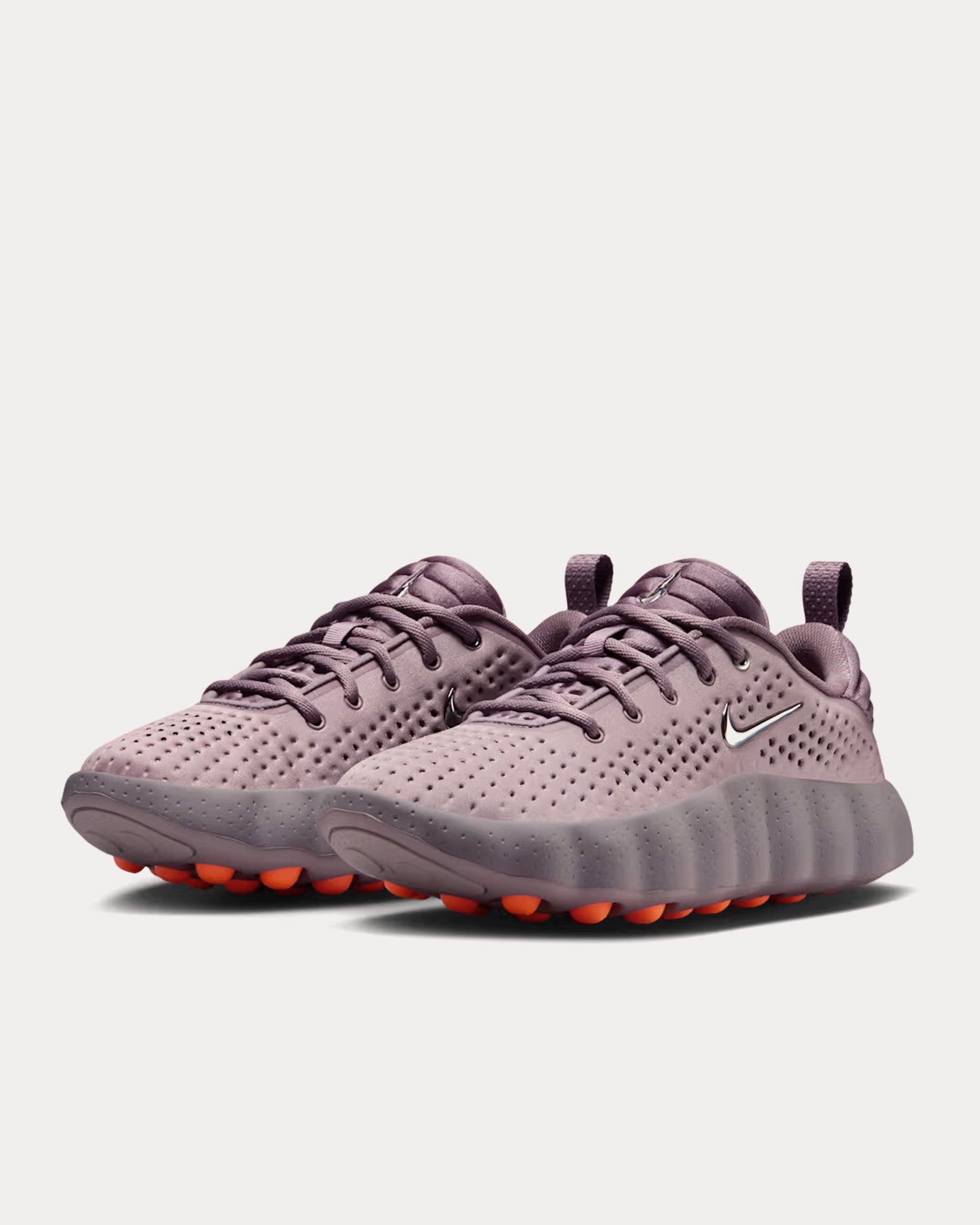 Mind 002 Light Violet Ore / Purple Smoke / Hyper Crimson / Metallic Cool Grey Pregame Shoes