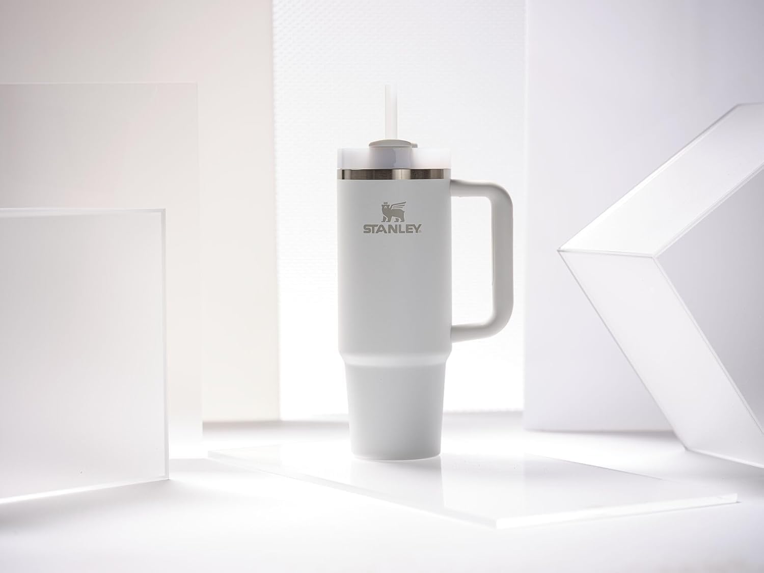 Stanthtley Quencher H2.0 FlowState Stainless Steel Vacuum Insulated Tumbler with Lid and Straw for Water, Iced Tea or Coffee