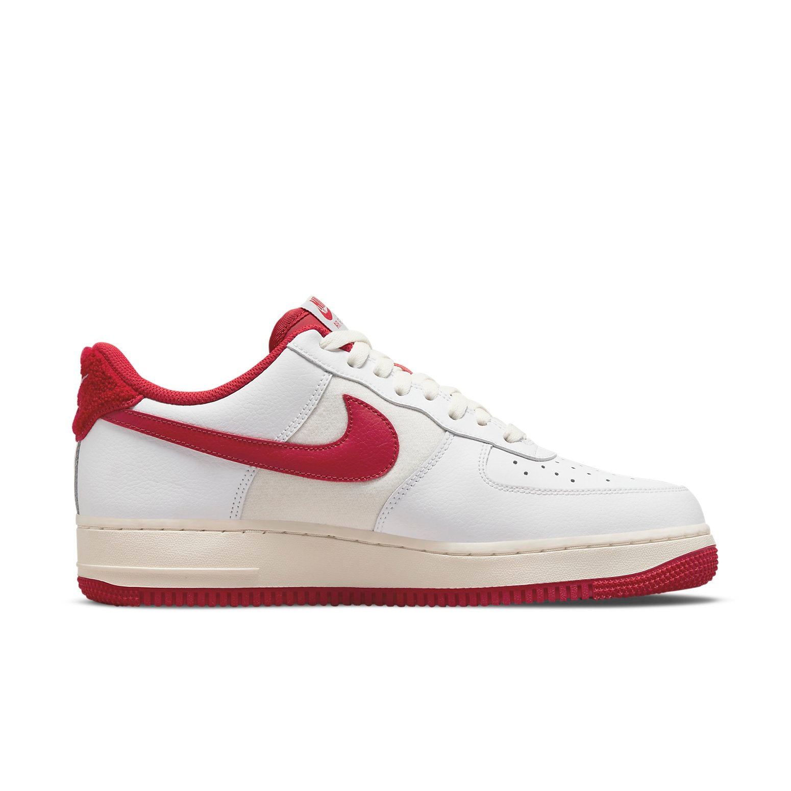 Nike Air Force 1 ’07 LV8 "Letterman’s Jacket"