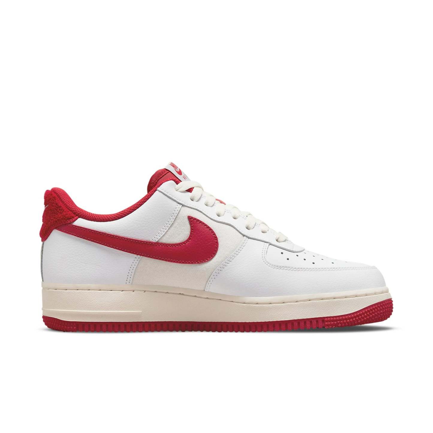 Nike Air Force 1 ’07 LV8 "Letterman’s Jacket"
