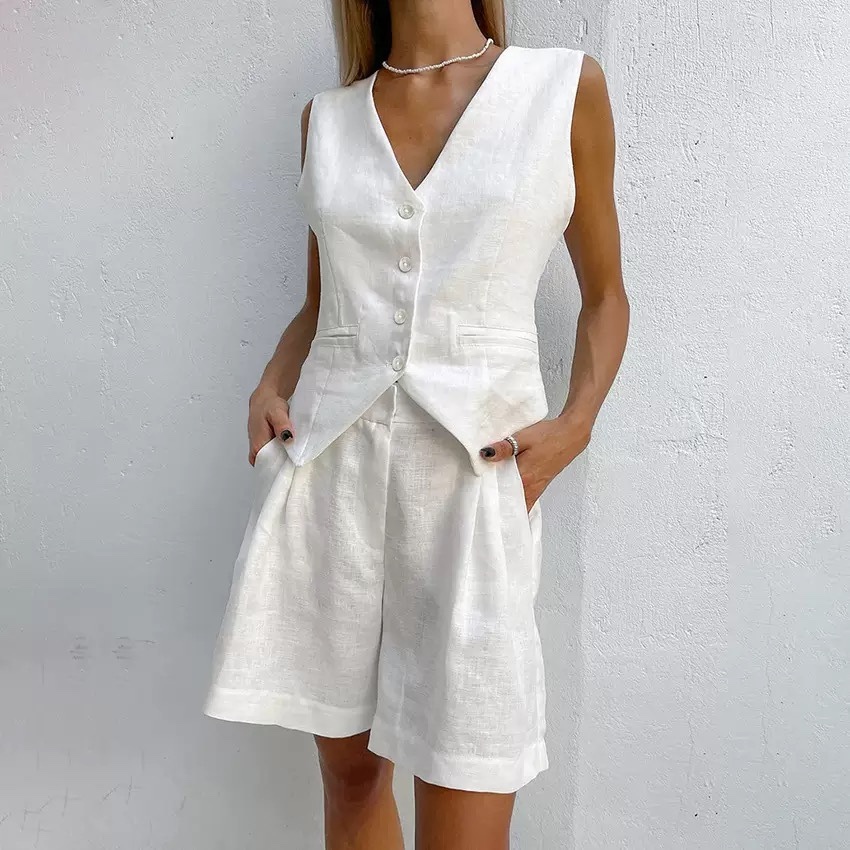 Two-piece set of tank top and shorts