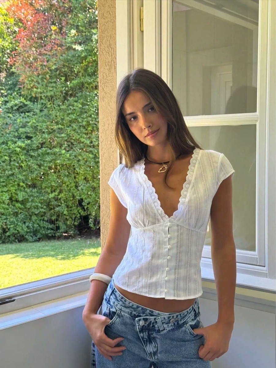 V-neck lace short top