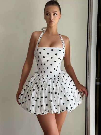 Polka-dot waist-wrapped dress