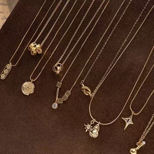 Necklace women's collarbone chain